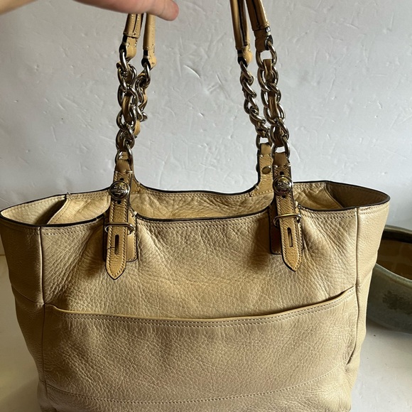 COACH pebbled leather Madison shoulder bag - Picture 2 of 12